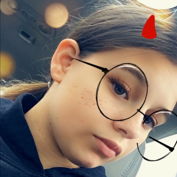 Meet your Posher, Alexus - Picture 1 of 1